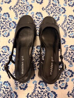 Madden Girl sleek business closed toe heels